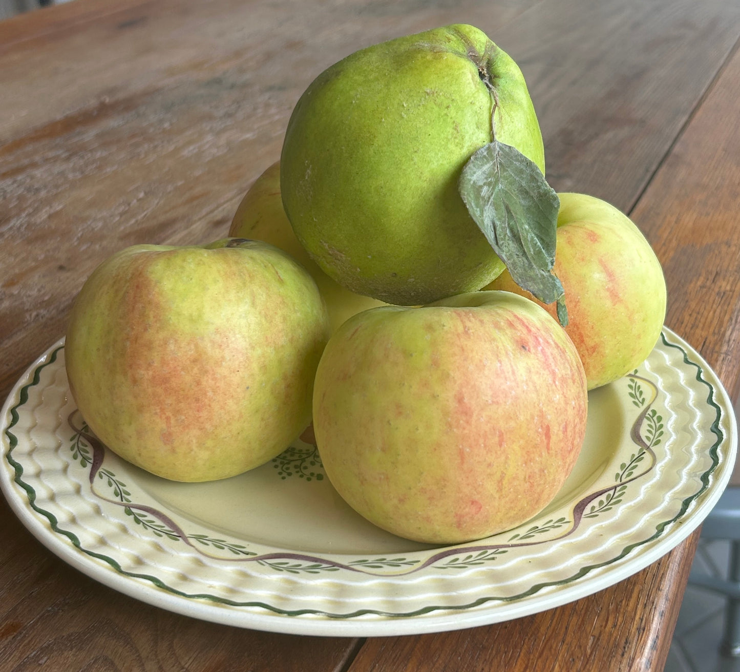 Apple & Quince Pie with Oat Crumble Topping - 9"